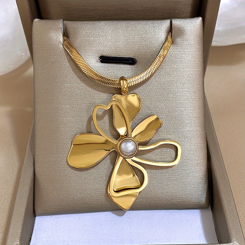 Hollow Petal Imitation Pearl Pendant Necklace, Unisex